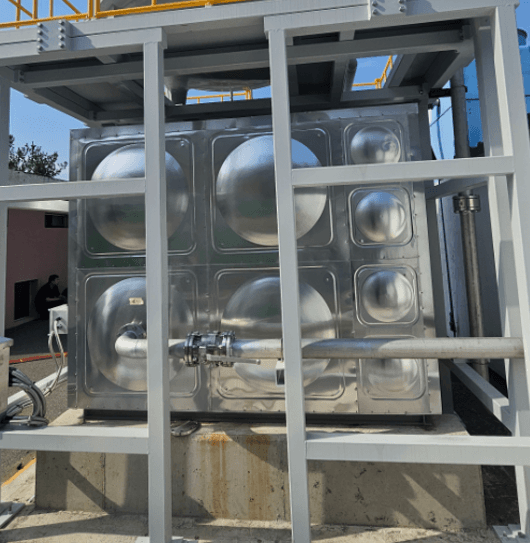 Water tank and water supply