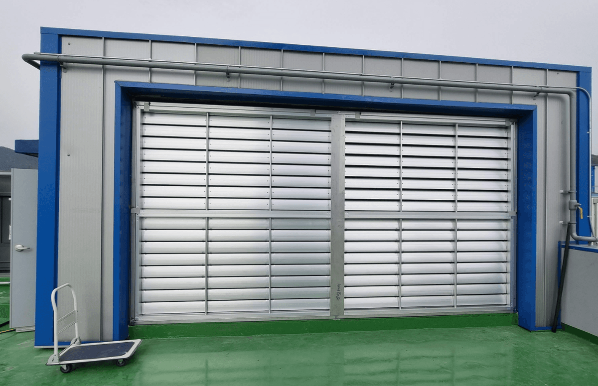 Acoustic door